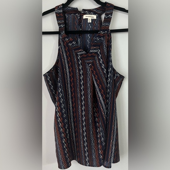 Monteau Aztec stripped women’s XL sleeveless navy/red top w/ peek hole back - Picture 1 of 8